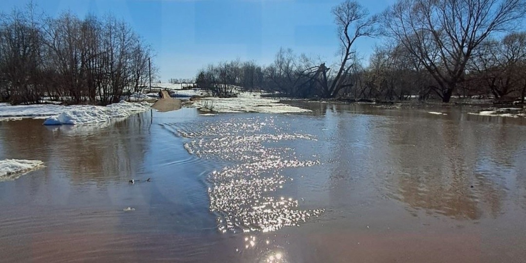 В районе Снопово река из берегов вышла