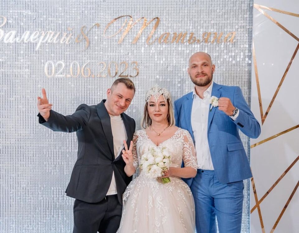    Дмитрий Берегуля с Татьяной Булановой и ее мужем. Источник: @dimaberegulya*