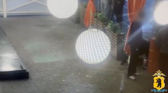 Избил и ограбил посетителя: приговор суда услышал охранник бара в центре Ярославля