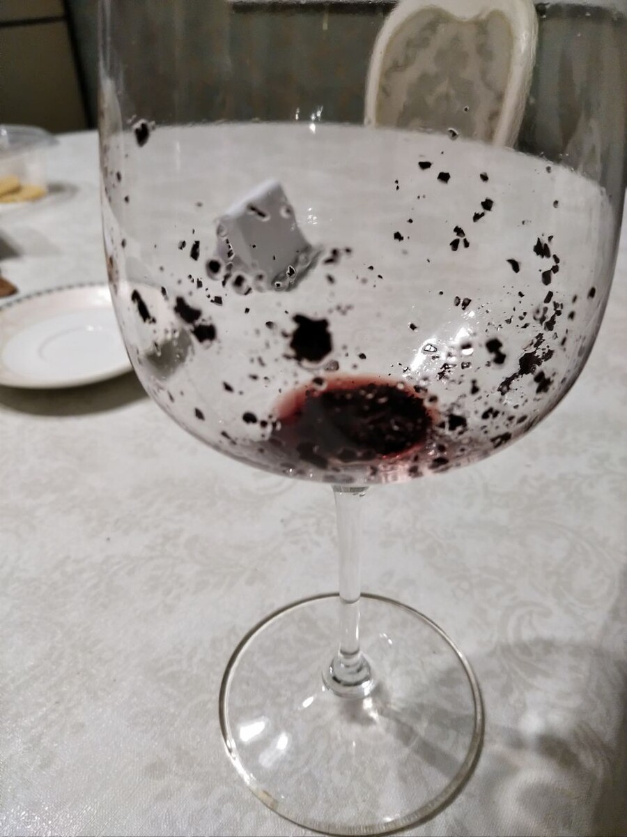 в вине есть осадок, листайте