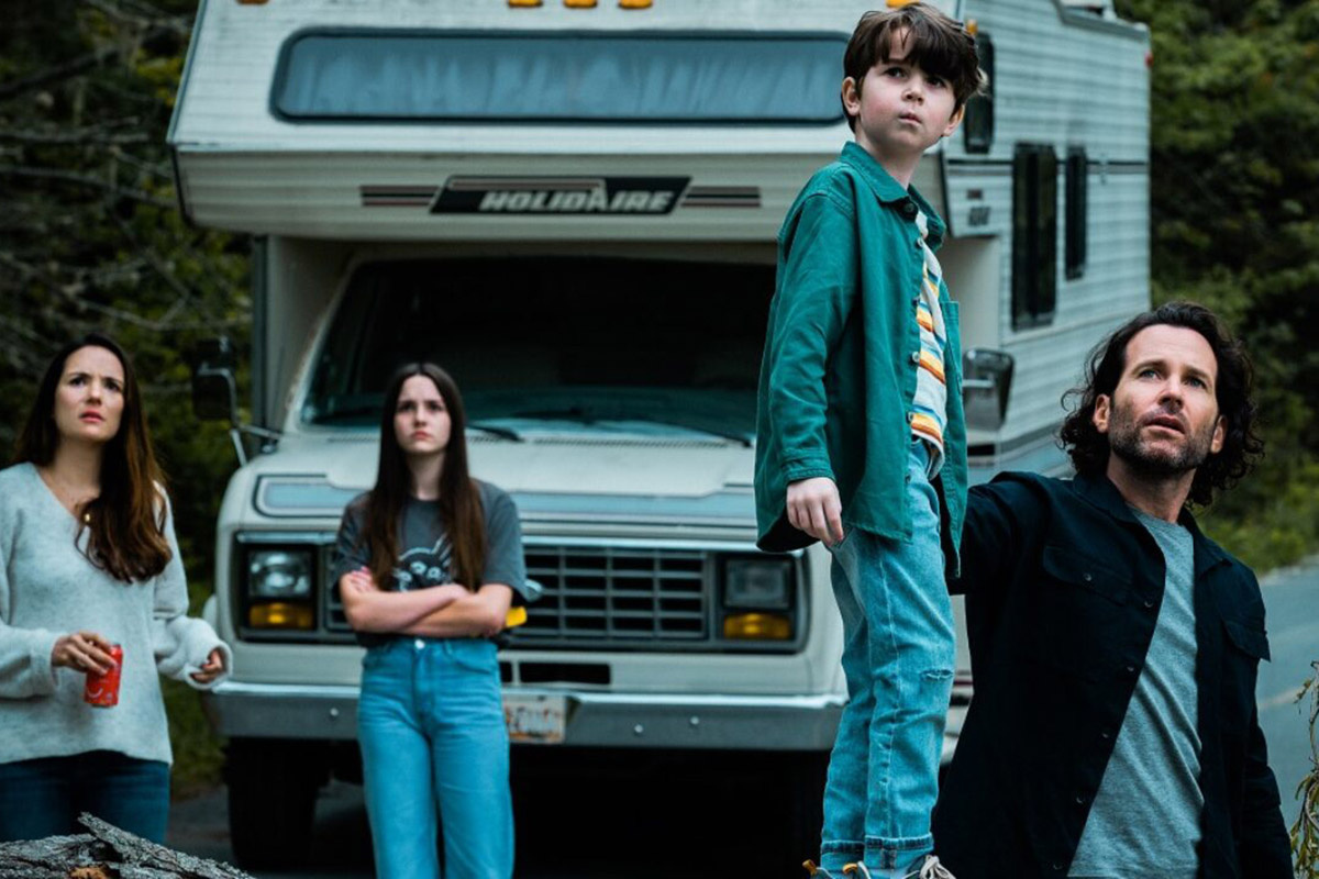 MGM Television📷Кадр из сериала «Извне»