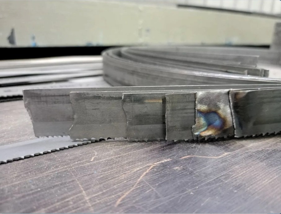 Усталое полотно на фото