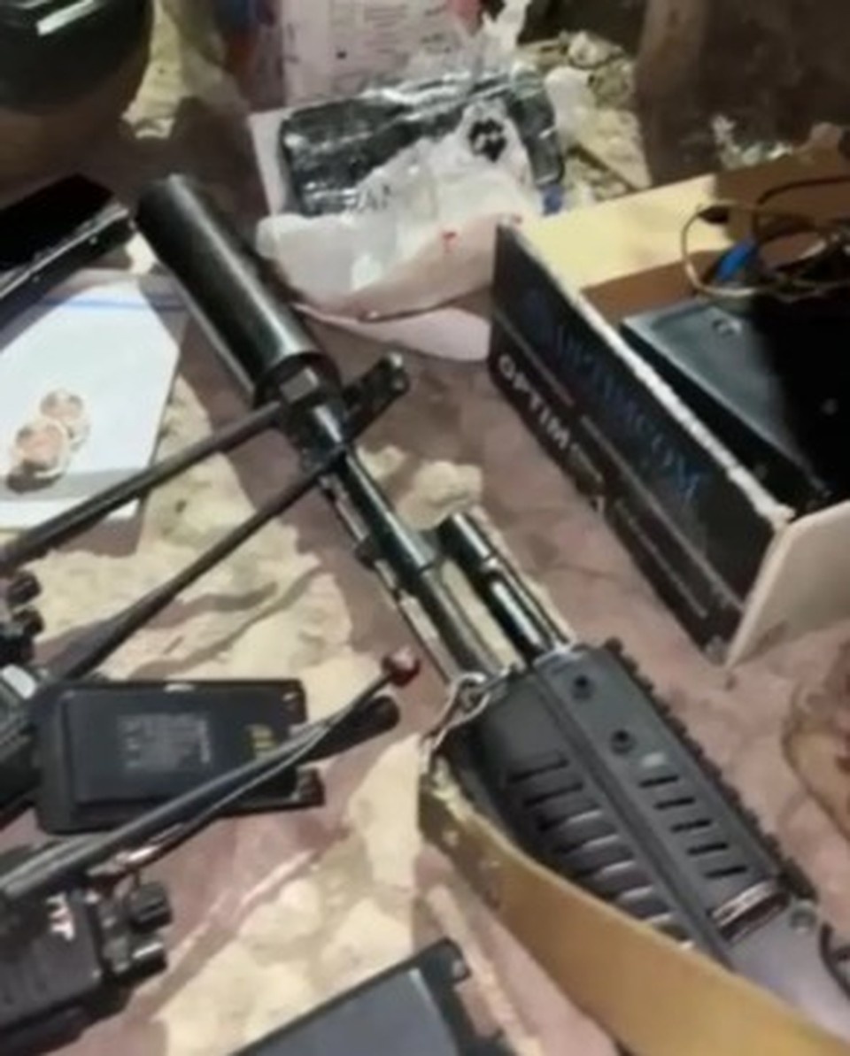    Были изъяты автоматы, гранаты, порох, ножи и прочее оружие. Фото: предоставлено В.Н. Горелых