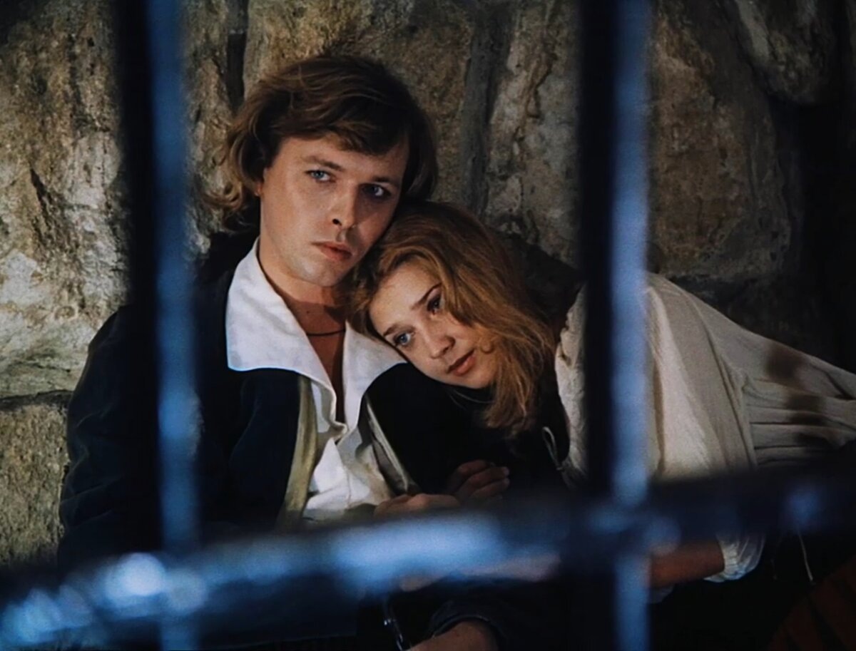 Жак и Марта попали за решётку по доносу трактирщика, отца милого ребёнка по прозвищу Гиппократ.