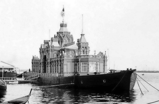 Тайны "царской баржи".