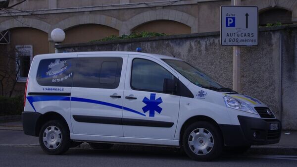    CC BY 2.0 / Emran Kassim / Lyon, France - Ambulance