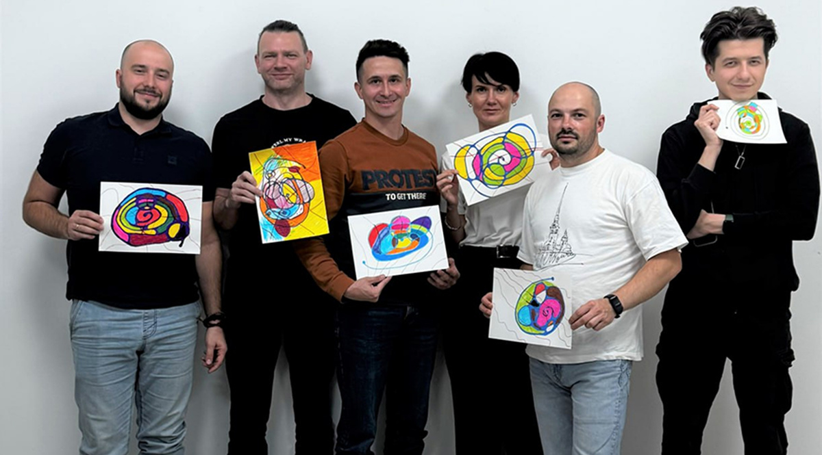 Сотрудники TecForce на занятии нейрографикой