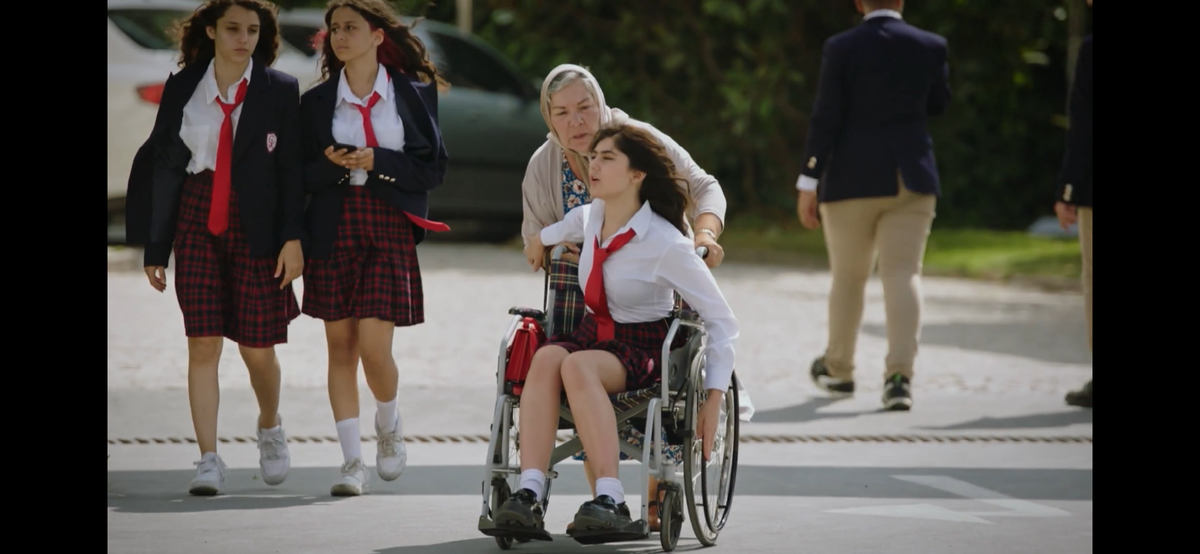 Стоп кадр из сериала «Услышь меня»