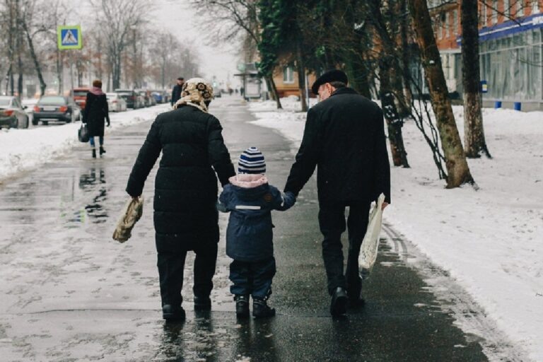    Иллюстрация к материалу: Минздрав РФ установил репродуктивный возраст для мужчин: что важно знать родителям