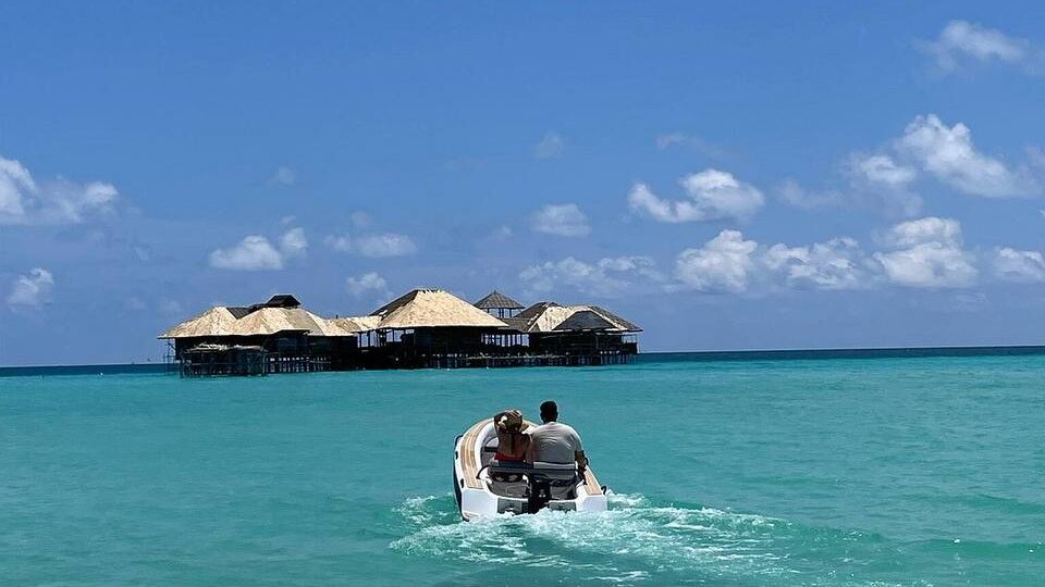 Лучшие отели Мальдив на катере: куда поехать без гидросамолёта