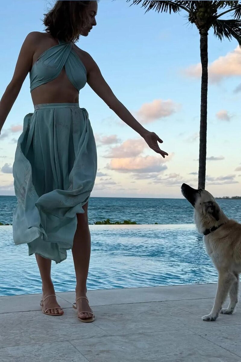    Ольга Зуева с собакой Социальные сети