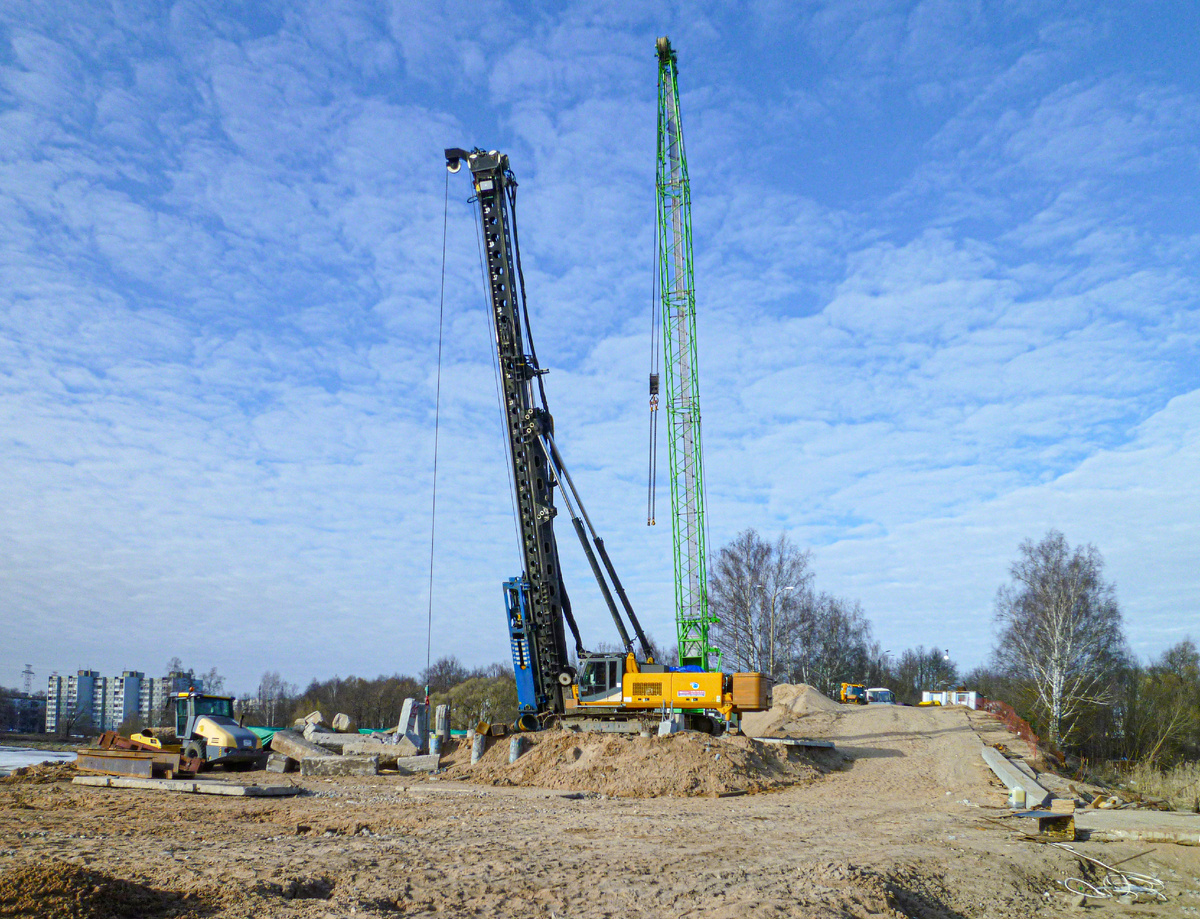 СТРОИТЕЛЬСТВО МОСТА ОСТАНОВИЛОСЬ...