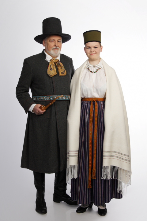 Одежда в Видземе. https://web.archive.org/web/20180524221952/http://latvia.eu/ru/culture/latvian-folk-dress