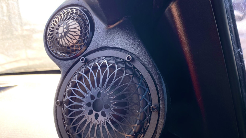 Установка СЧ-динамиков AMP PRO X MR3 V3 в AVEO