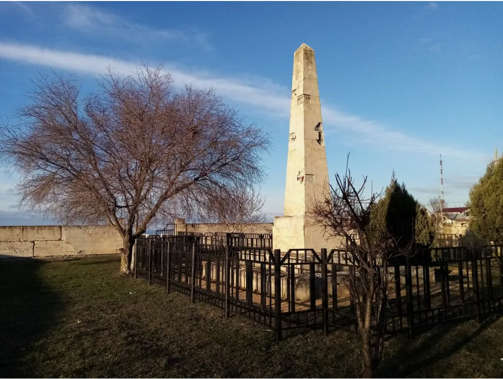 Мемориал на новом английском кладбище (Каткартов холм, Севастополь)