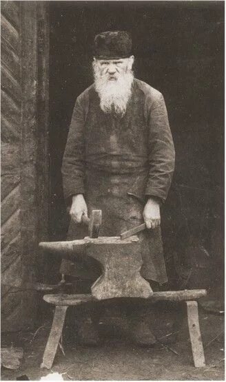 Кузнец. Фото https://avatars.mds.yandex.net/i?id=929c36a31cd33893ef3253276d3fcedd_l-4055732-images-thumbs&n=13