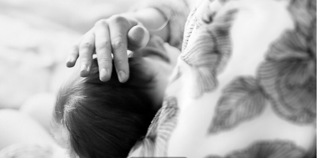 Девушка 1993 года рождения стала бабушкой