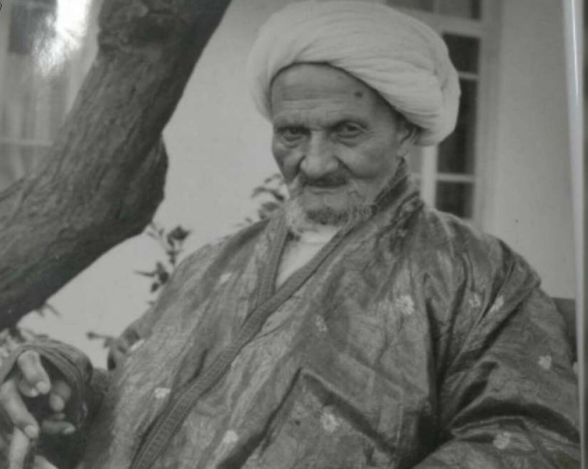   Эшон Бабахан ибн Абдулмажидхан считал, что нужно строить со всеми честные и добропорядочные отношения, основанные на взаимном уважении.