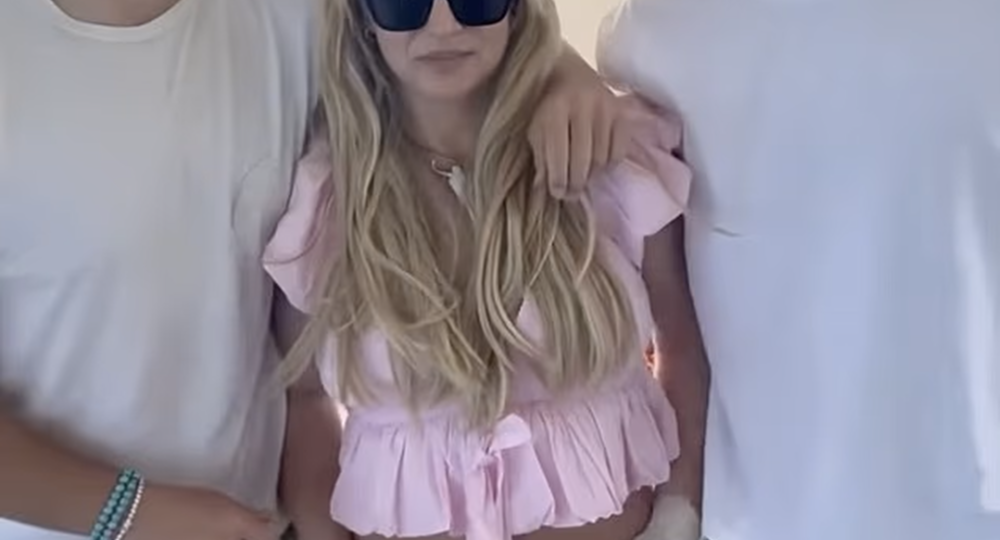 Бритни Спирс показала редкое фото с сыновьями