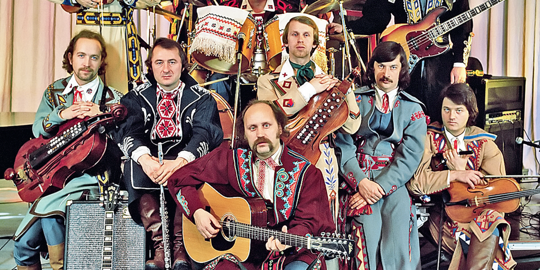 Костюмы советских ВИА. От строгих костюмов до серебристых скафандров