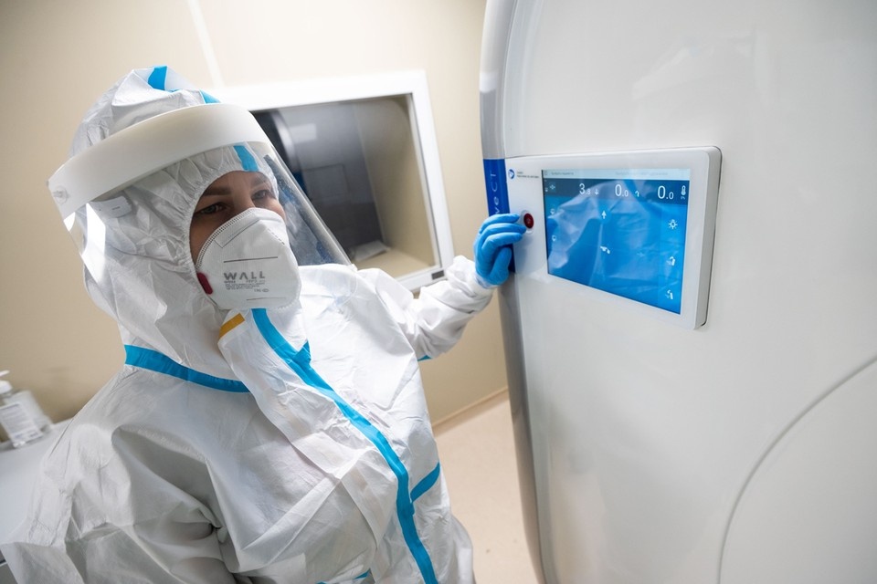    Ранее новые случаи оспы обезьян в России выявлялись у людей, которые недавно были за границей Юлия ПЫХАЛОВА