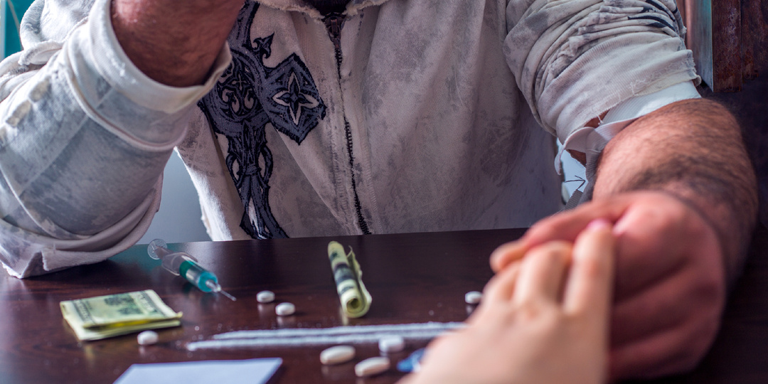 Что делать, если наркозависимый отказывается лечиться