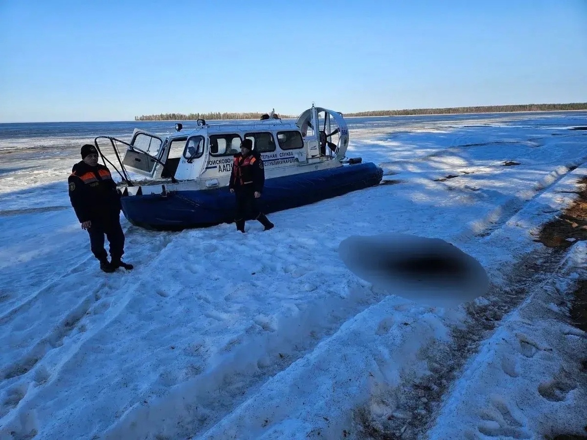    В Карелии найдено тело рыбака, провалившегося под лёд Онежского озера© Госкомитет Карелии по безопасности