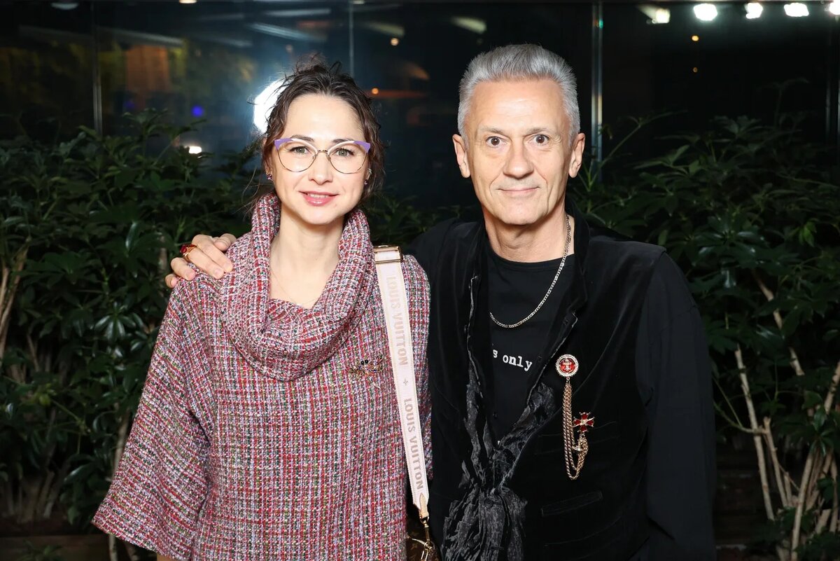 Олег Меньшиков и Анастасия Чернова 