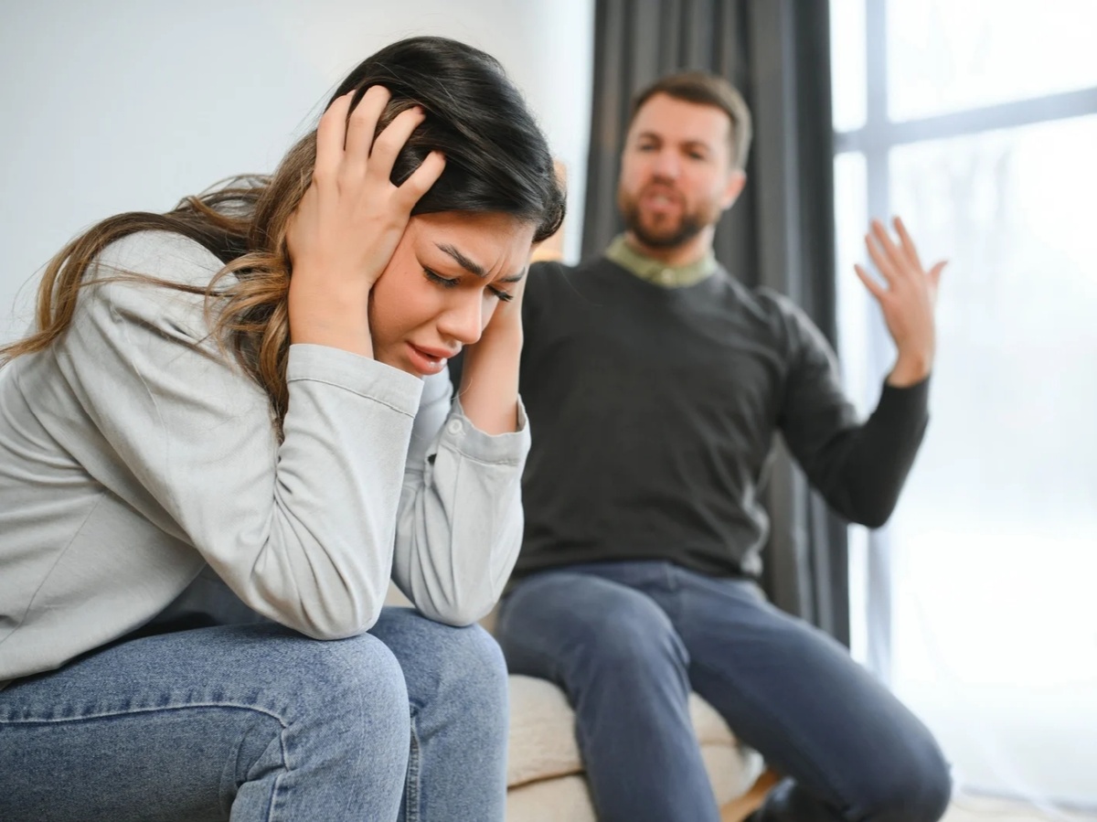 Муж истерит