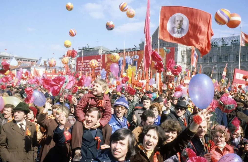 Единство, мир, труд, май! (Фото: static.life.ru).