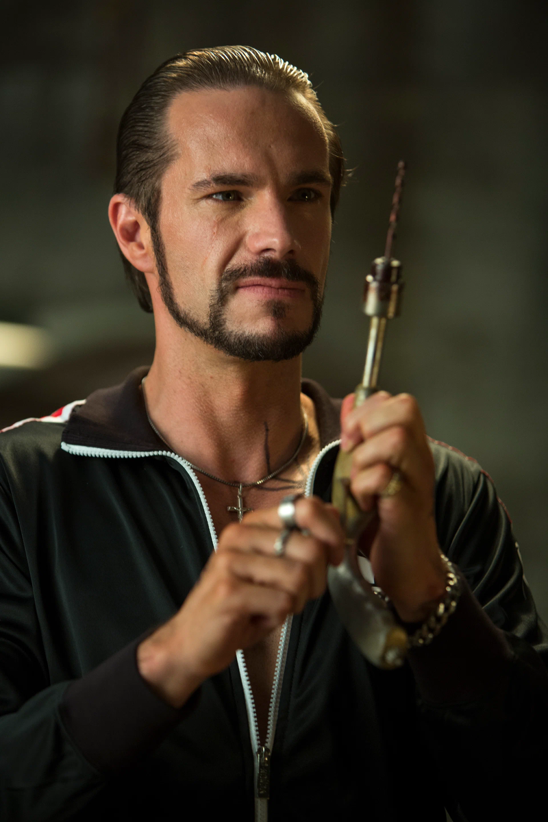 Вот так попросит сосед дрель на пол часа... а потом выясняется. И кажется такой приветливый был.