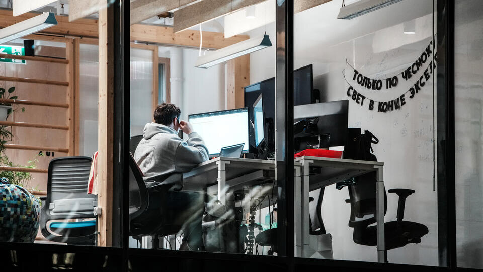     Онищенко поддержал идею о шестидневной рабочей неделе ИЗВЕСТИЯ/Сергей Лантюхов