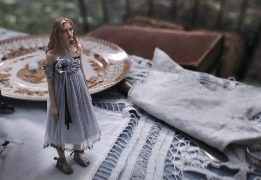 Кадр из фильма «Алиса в Стране чудес» 2010 | Студии производства: Walt Disney Pictures | The Zanuck Company | Roth Films | Team Todd | Tim Burton Productions