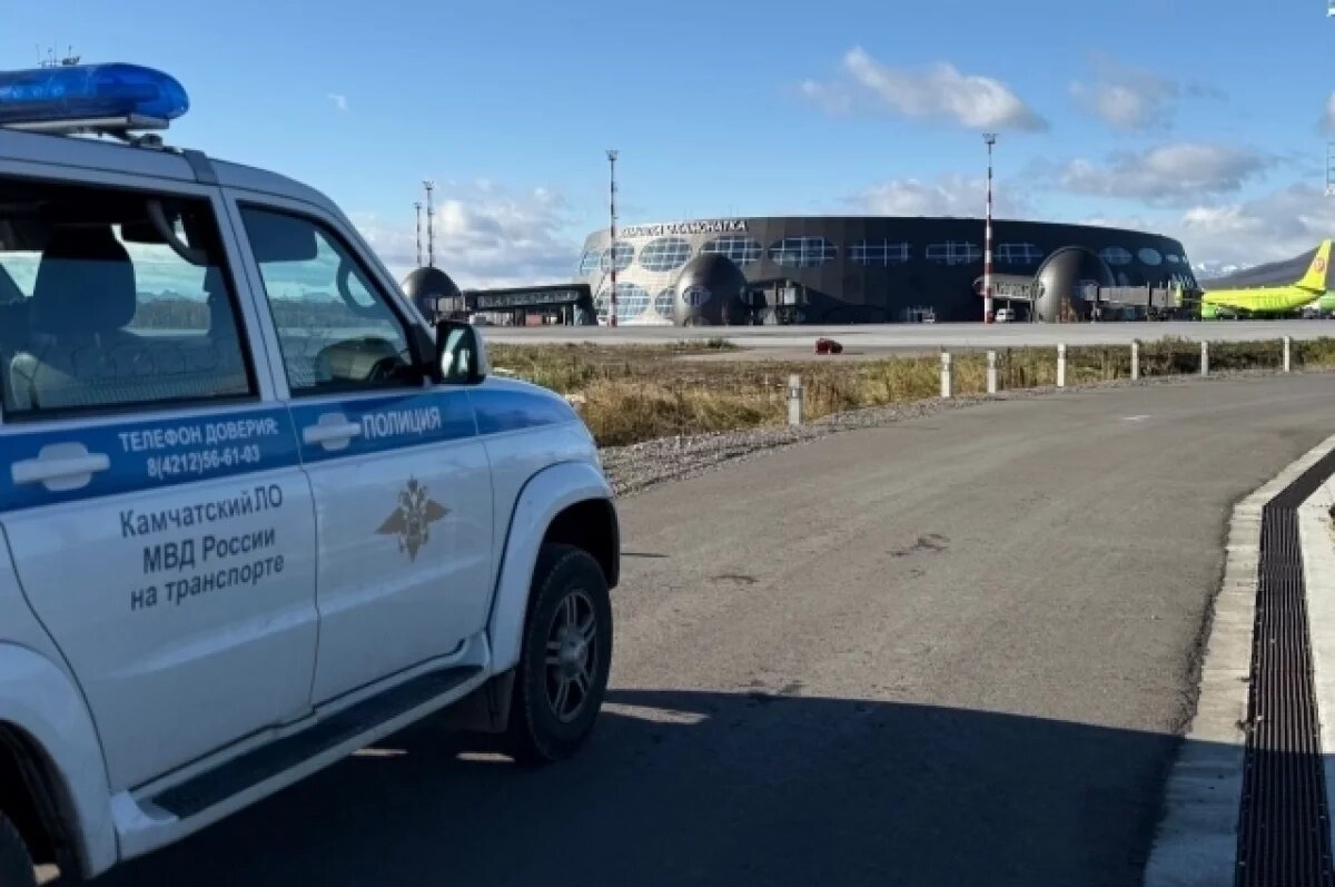    Камчатские полицейские отстранили от полета в Москву двух пьяных пассажиров