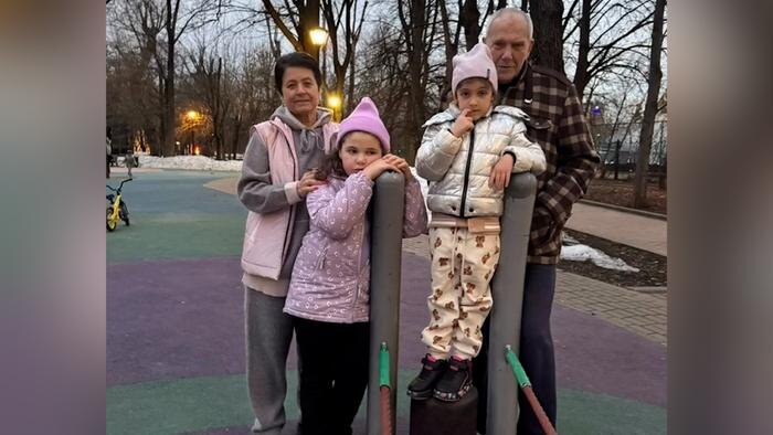 Обложка © Instagram (признан экстремистской организацией и запрещён на территории Российской Федерации) / emmanuil_vitorgan