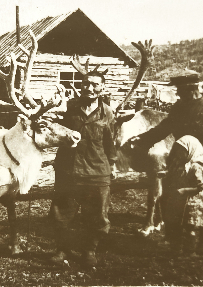 Фото 2. Увеличенный фрагмент предыдущего снимка. Шарлы Убушеевич Аюшеев