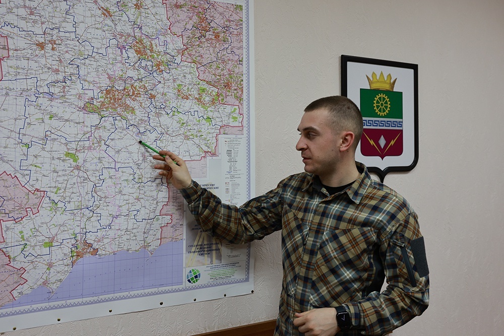    Алексей Черкашин: На управленческой работе, как и в боевой обстановке, требуется правильная коммуникация с людьми. / Фото: Тагир Раджавов/РГ