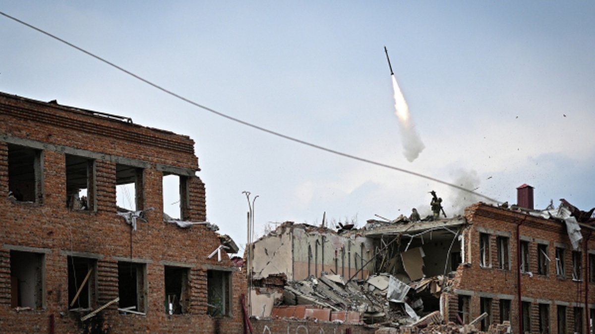    Пуск ракеты ПЗРК по противнику в зоне СВО.