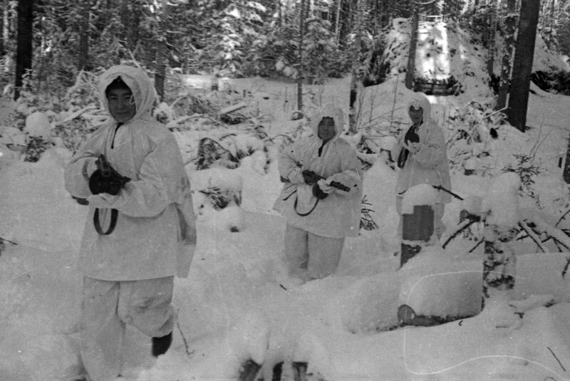 Советские пехотинцы в зимних боях 1941- 1942 года