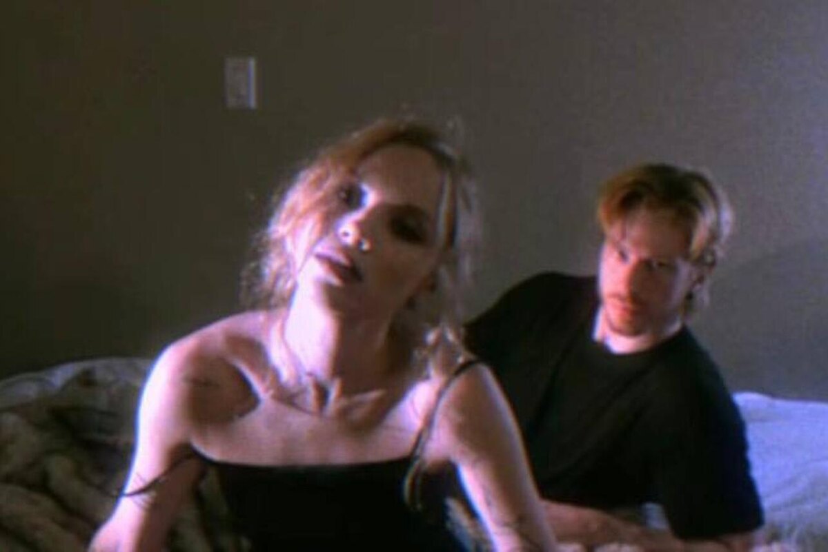    Никита Пресняков с актрисой Кариной Кадр из клипа