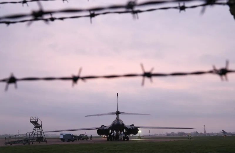 Бомбардировщик ВВС США в Фэрфорде, Англия, март 2026 года