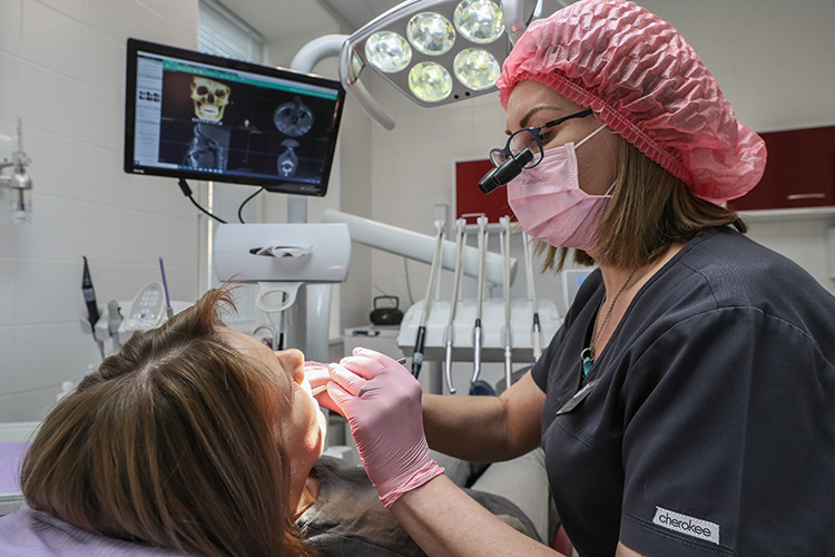    Цены на услуги стоматолога с начала года уже выросли на 15–30%, а к концу 2026-го прайс может прибавить еще 50%.   
Фото: © Bulkin Sergey/news.ru / www.globallookpress.com