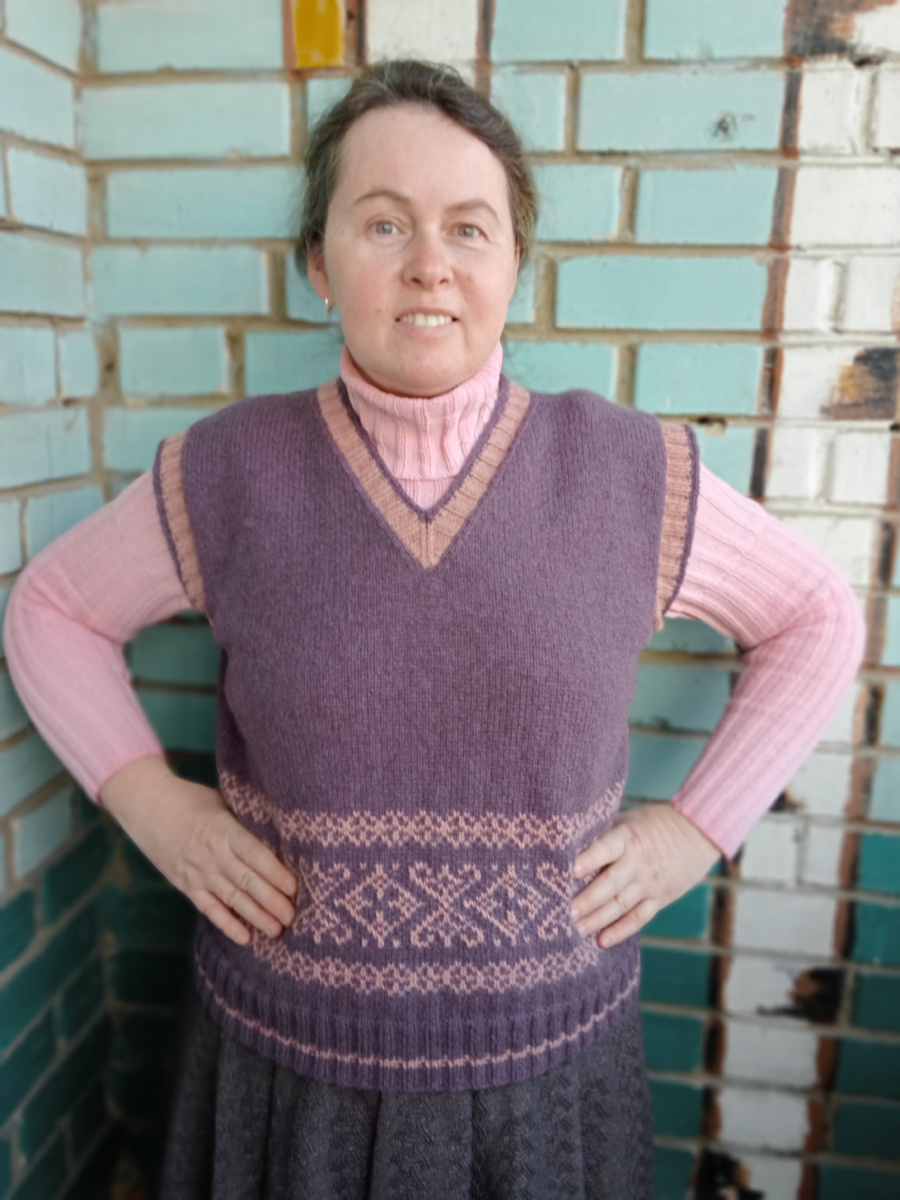 Классический жилет жаккардовым орнаментом, фото авторов