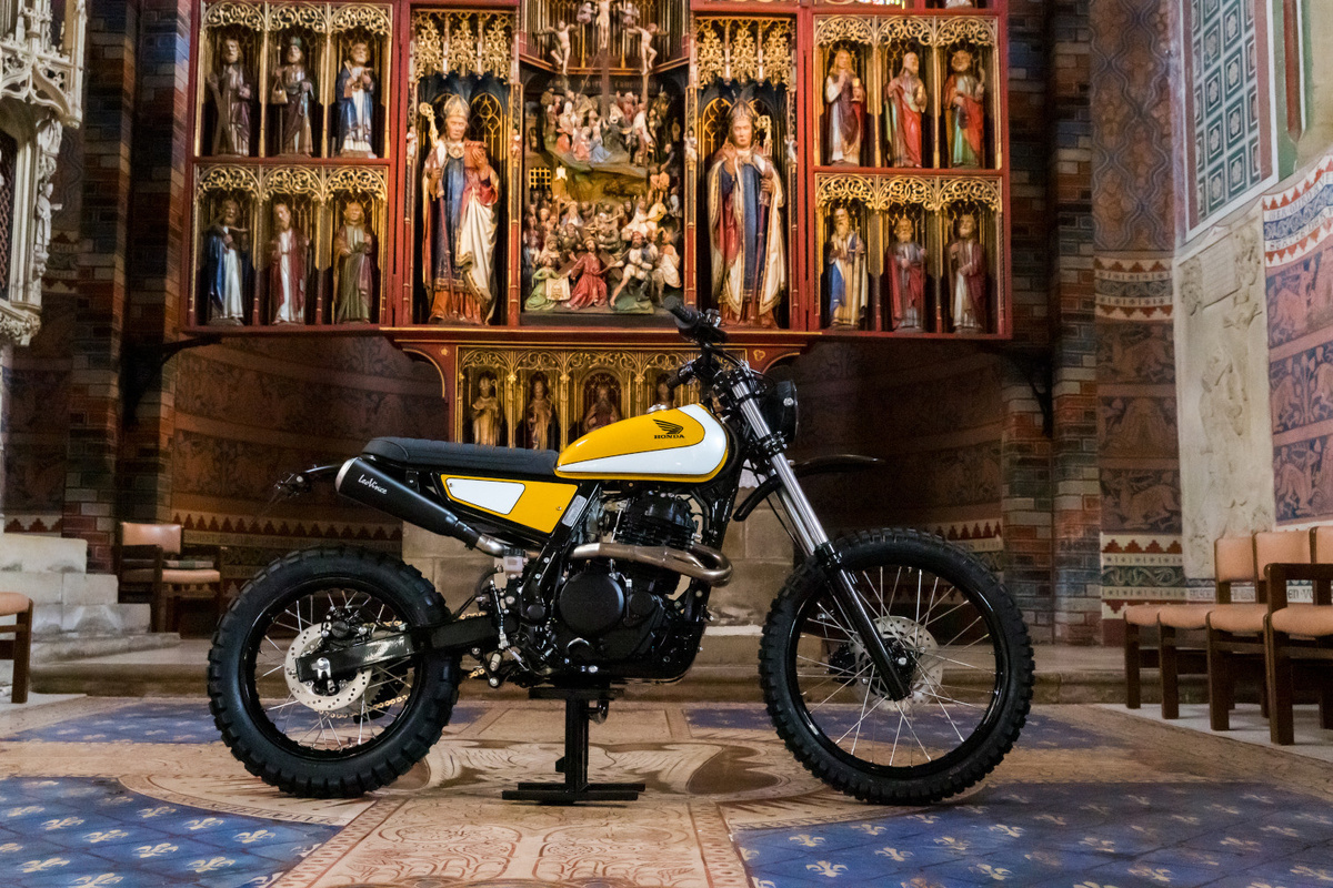 Honda NX650 Dominator