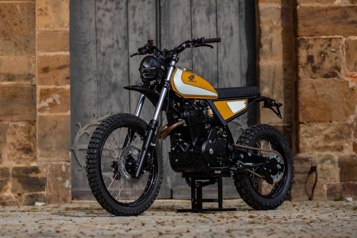 Honda NX650 Dominator