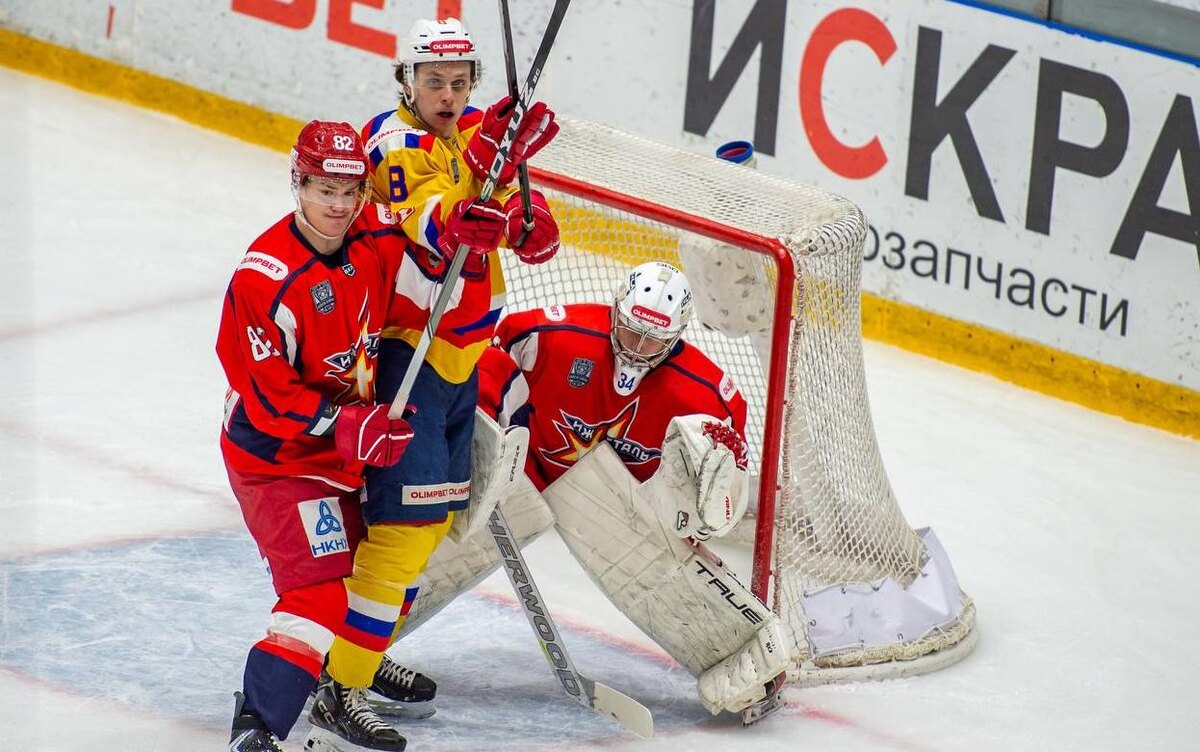   Хоккейная «Ижсталь» проиграла в 4-м матче плей-офф