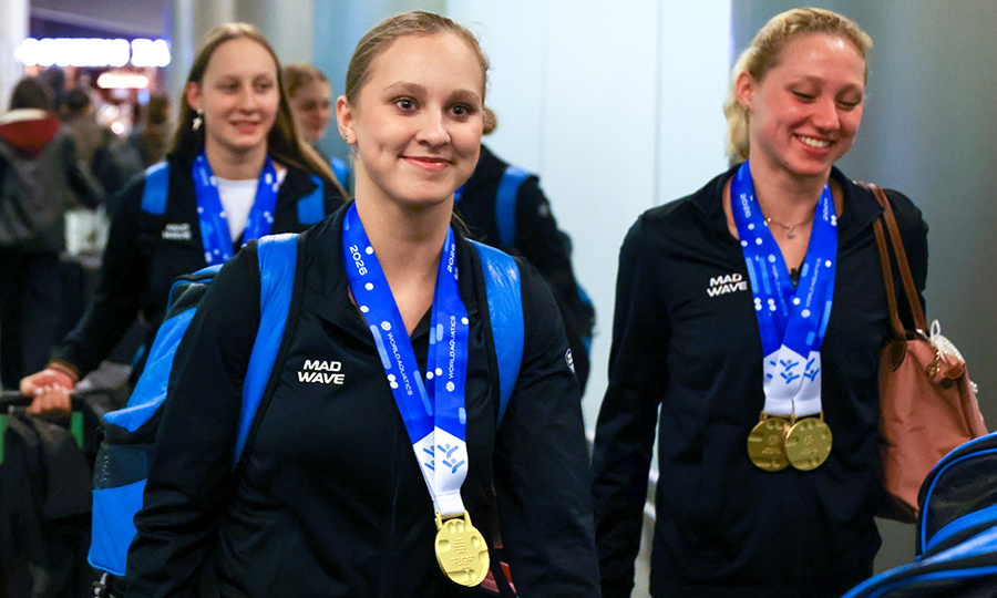 Сборная России по синхронному плаванию с триумфом вернулась из Парижа