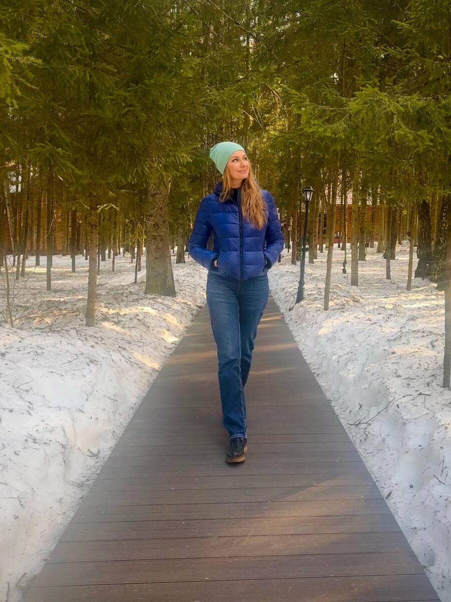 На фото: ведущая прогноза погоды на канале ТВЦ Алена Дублюк