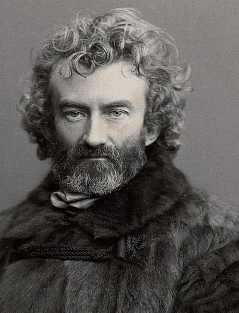 Н.Н. Миклухо-Маклай (1846-1888) — выдающийся русский этнограф, антрополог, биолог и путешественник, изучавший коренное население Юго-Восточной Азии, Австралии и Океании, в том числе папуасов северо-восточного берега Новой Гвинеи (Берега Маклая)