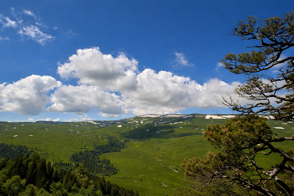 Облака над плато Лаго-Наки